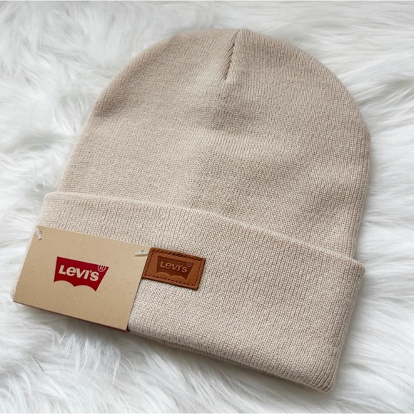 SOLD - Unisex Levi’s Leather Logo Patch Beanie - Picture 2 of 6